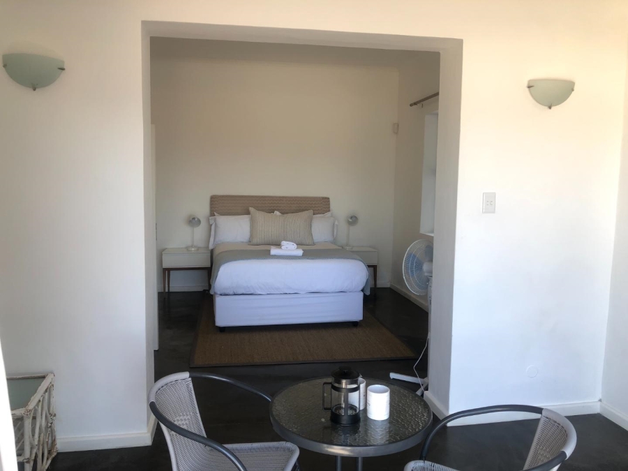 6 Bedroom Property for Sale in Westcliff Western Cape